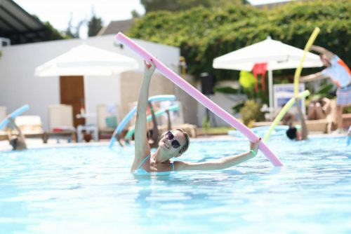 Club Urlaub Pool Frau Wasser Gymnastik Sport Fitness Aktiv